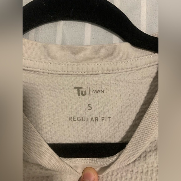 Tu Shirt Size Medium - Picture 3 of 3
